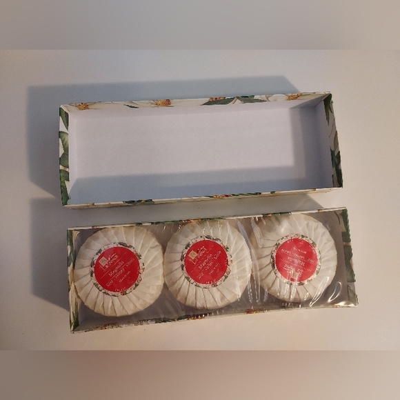 NWT Le Veneri 3 piece set bar soap - Picture 3 of 6